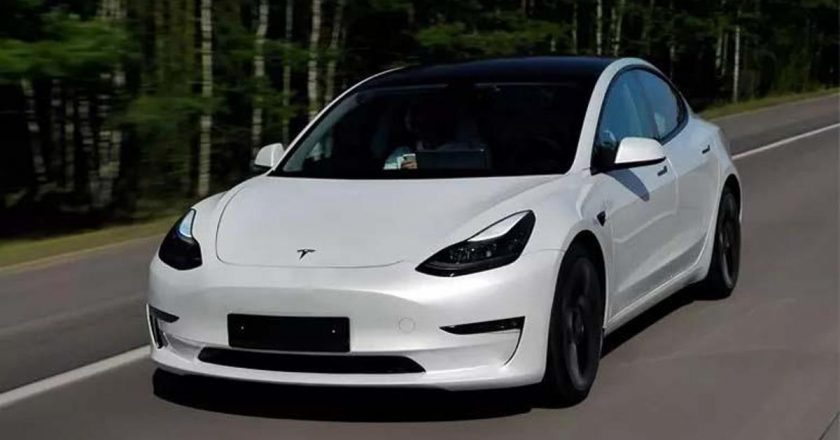 Auto King Tesla'ya zarar verecek ve onaracak